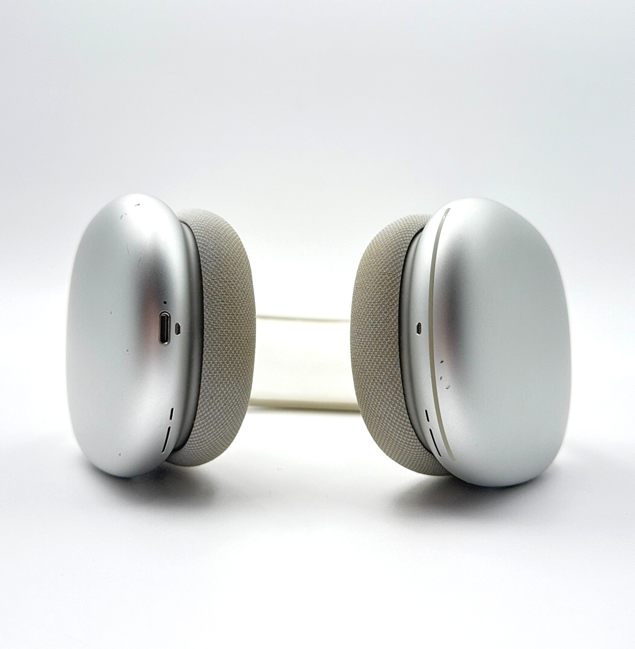 Apple AirPods Max – Wireless – Ear-Cup – Lightning – Silver – (COSMETIC DAMAGE)