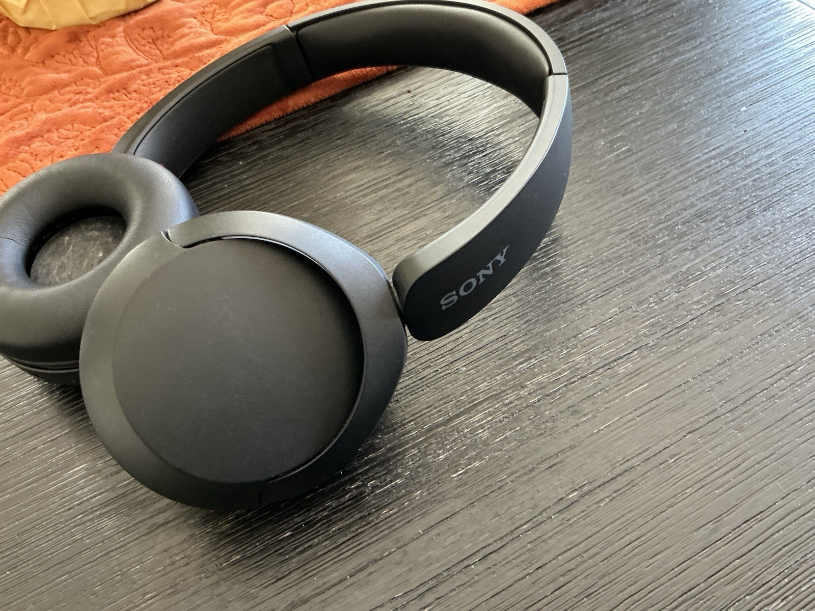Sony WH-CH520 Wireless 50 Hour Battery ! Noise Cancelling