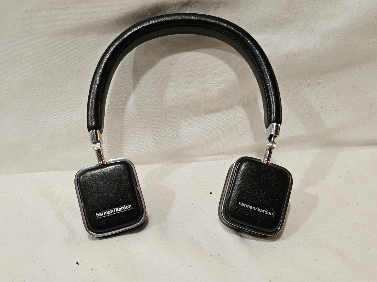 Harmon Kardon Soho Wireless Headphones Leather Black Chrome Tested Works