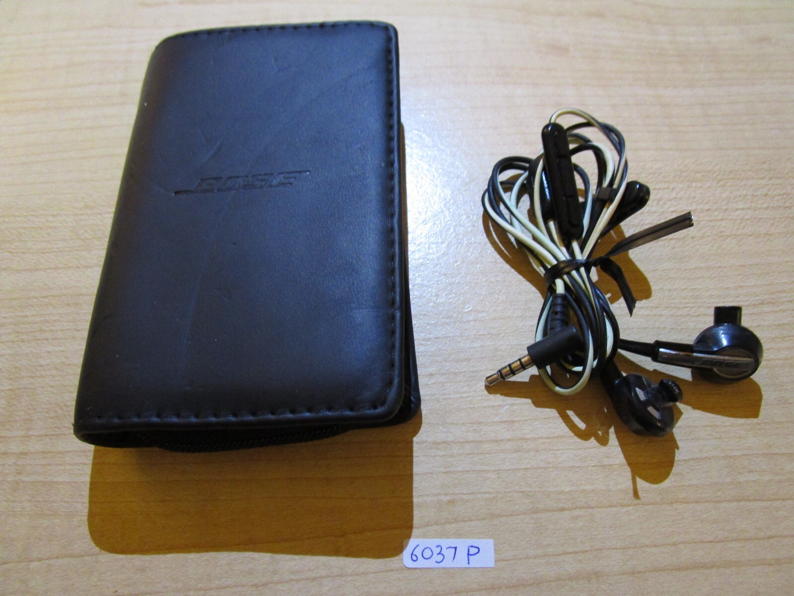 Bose MIE2I Wired In-Ear Headphones . Read condition