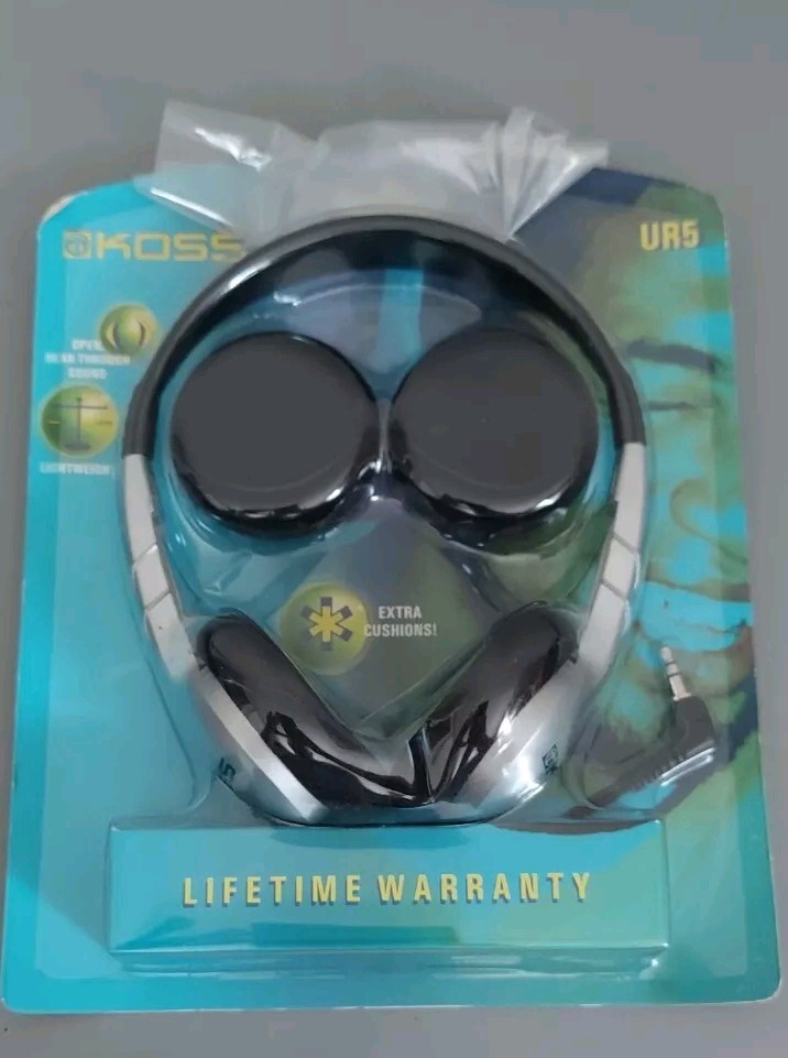 KOSS UR5 Stereo Headphones w/ Extra Ear Cushions NIB. Comes With Extra Jack