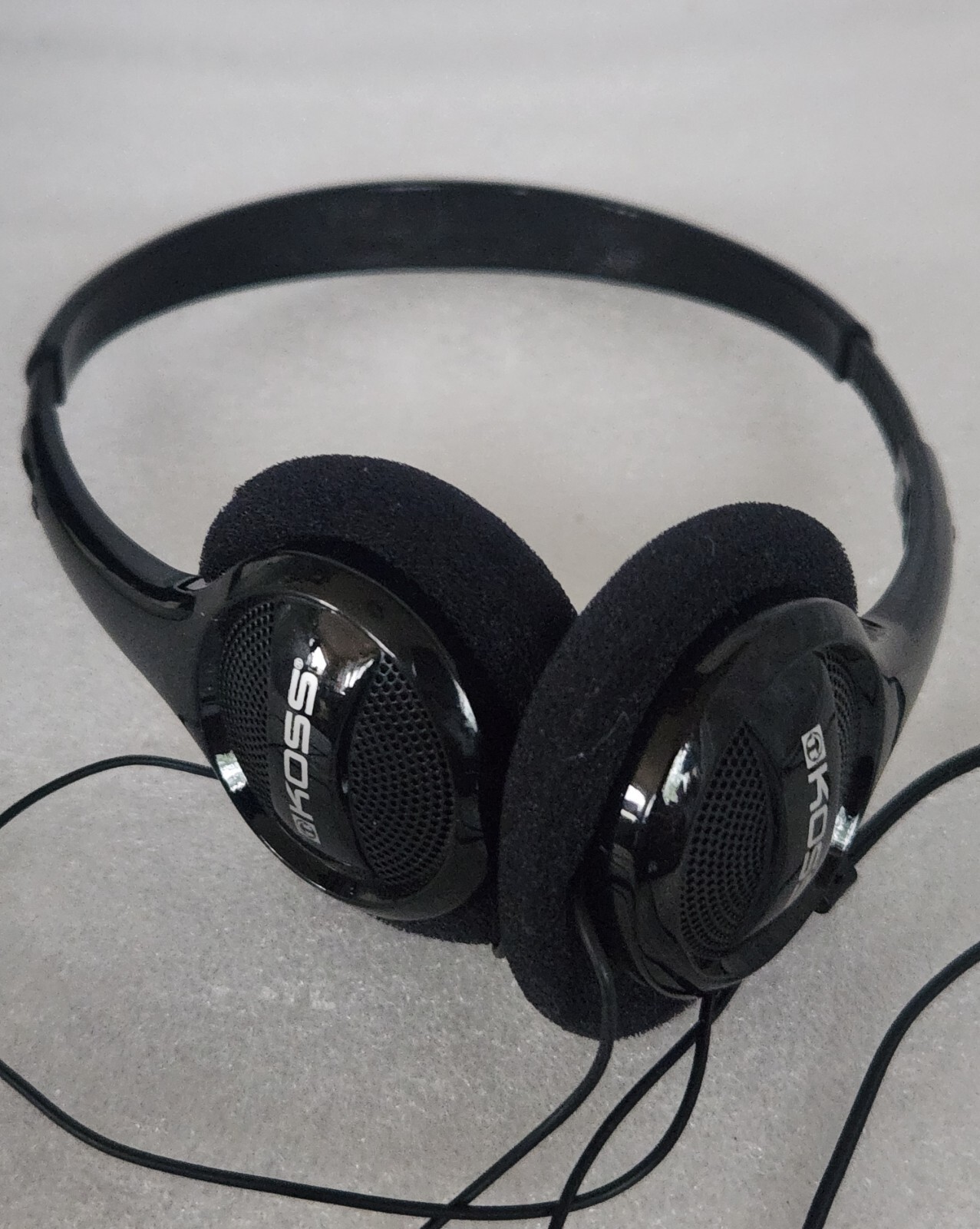 Koss KPH7 Black On-Ear Headphones • Foam Ear Cushion & Adjustable Headband