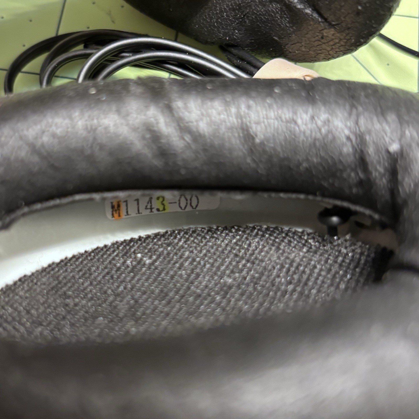 BOSE TP-1A Circumaural Headphones – Silver In Great Used Condition