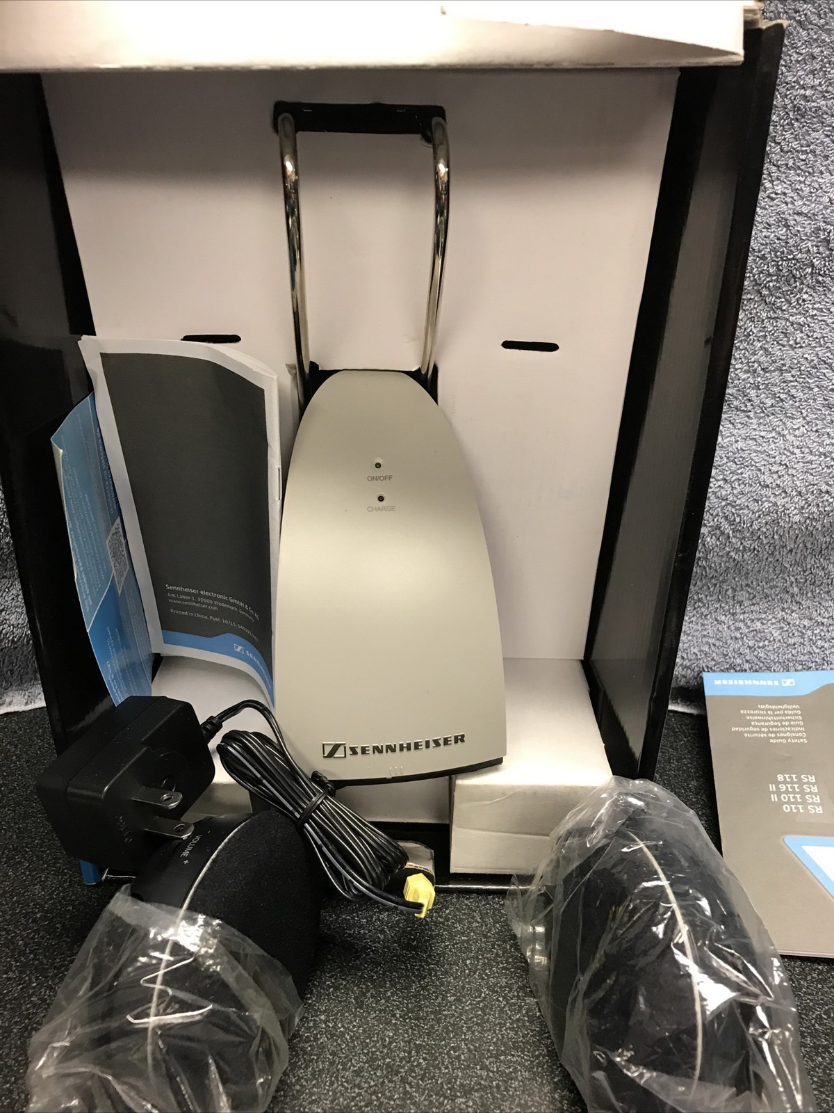 Sennheiser RS 120 Wireless Headphones with RS 120 Transmitter Charging Base