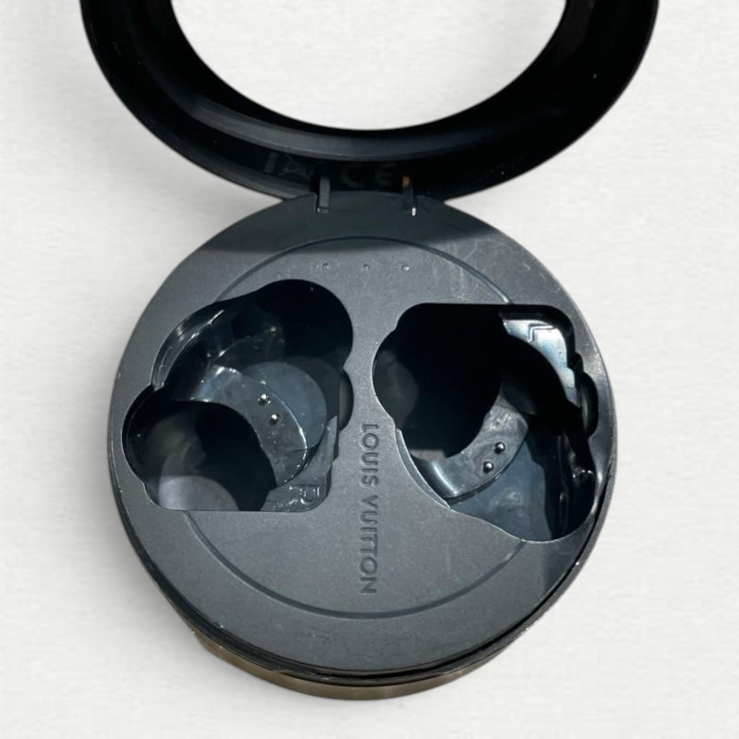Louis Vuitton Horizon QAB030 Black Orange Blue Monogram Earbuds Wireless