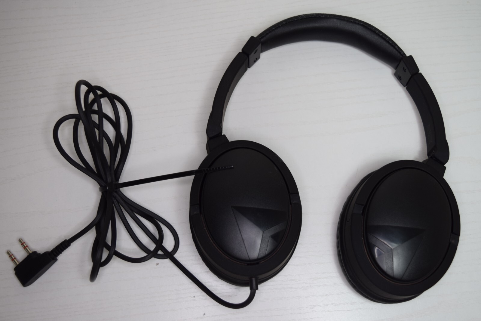 Delta Studio Premium Headset Headphones First Class Over Ear 2 Pins Noise Cancel