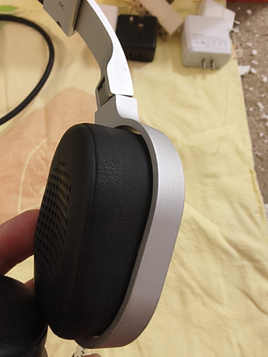 kef m500 on ear headphone excellent condition