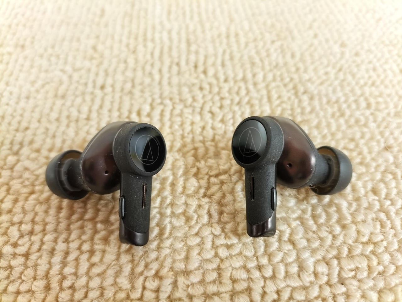 Audio-Technica ATH-TWX9 Wireless Noise Cancelling Earbuds Earphones w/ Tips Set