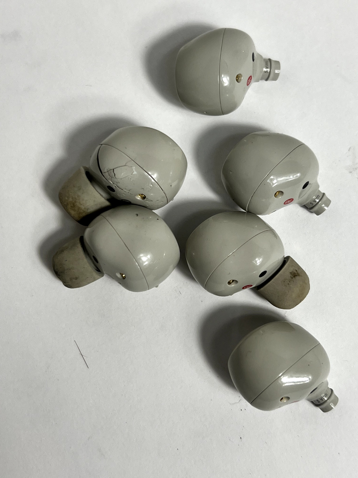 Lot of 6 SONY WF-1000XM5 Earbuds Silver For Parts NOT WORKING? 4 Right – 2 Left