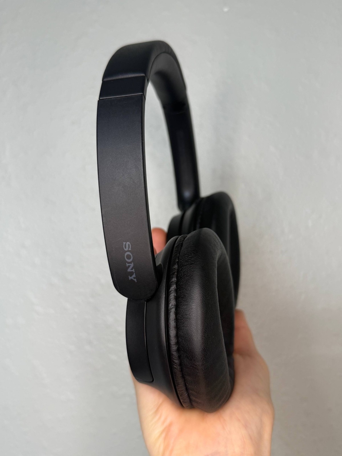 Sony WH-CH720N Wireless Over-Ear Headphones only – Black VERY GOOD
