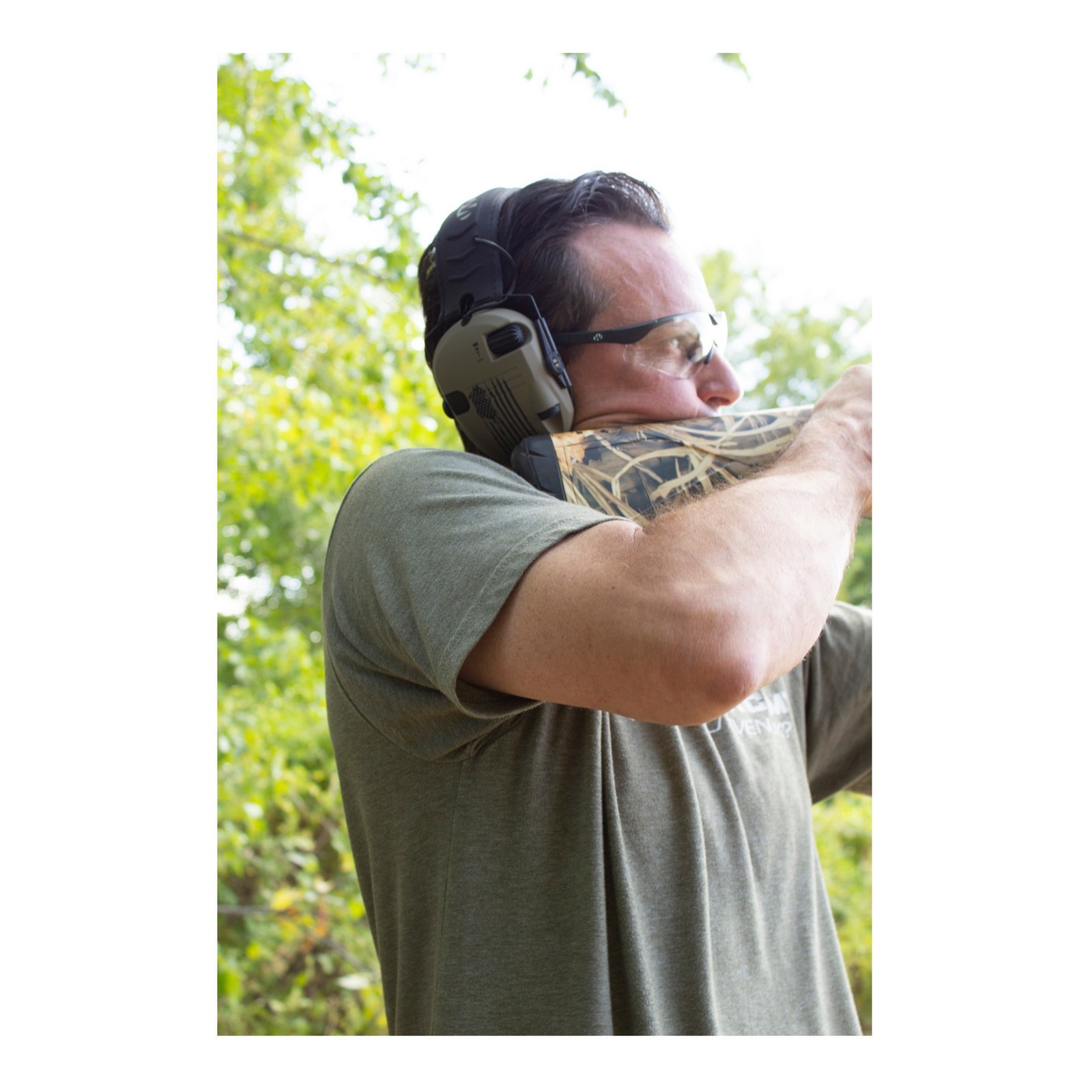 Walker’s Razor Slim Shooting Ear Protection Muff NRR 23 dB (Distressed Flag)