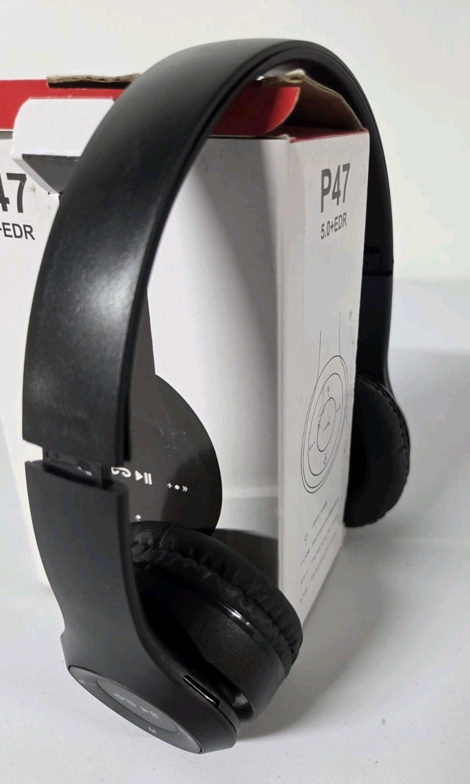 p47 wireless headphones Set Of 4