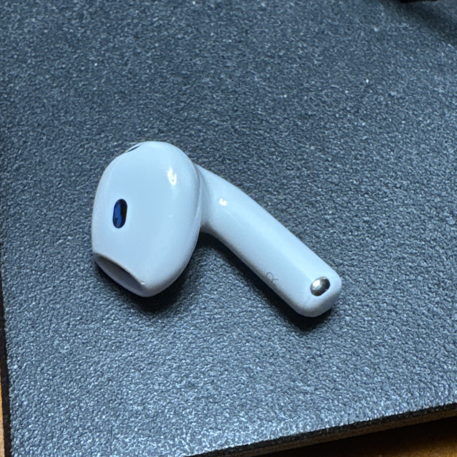 Apple AirPods 4 Replacement: Right Side AirPods A3050 (Without ANC) – NICE