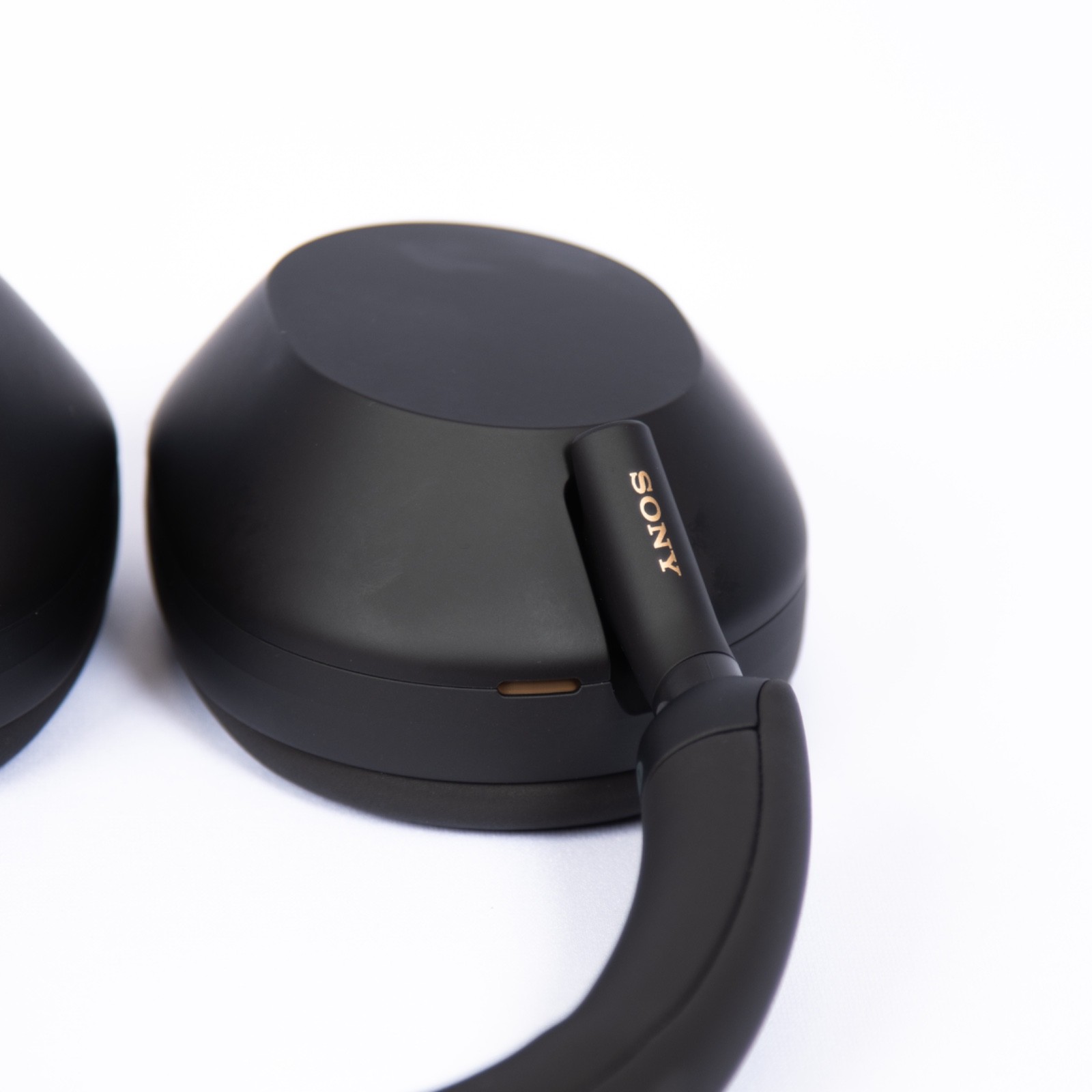 Sony WH1000XM5/SA Wireless Noise-Cancelling Over-the-Ear Headphones-Black [Used]