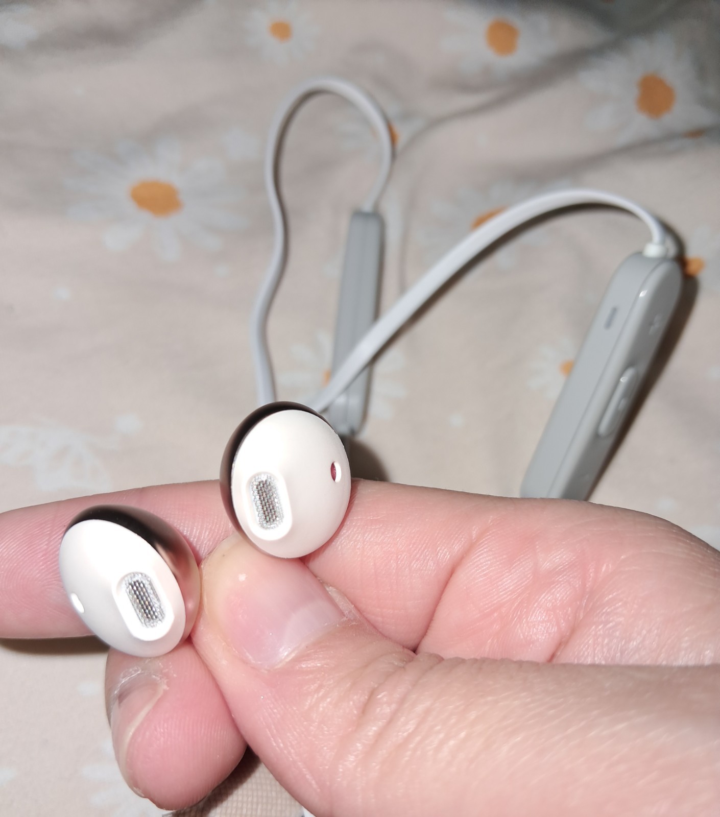 JBL Tune 205BT in-Ear Bluetooth Earphone White/Rose Gold