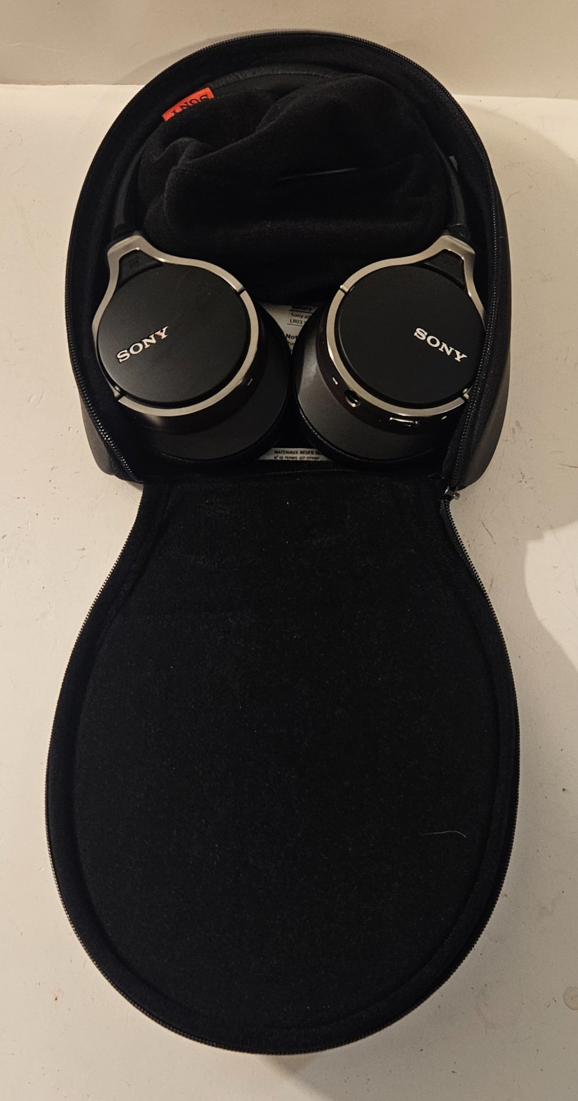 Sony MDR-10RDC Noise Canceling Headphones – Black w/ case cable & Manual