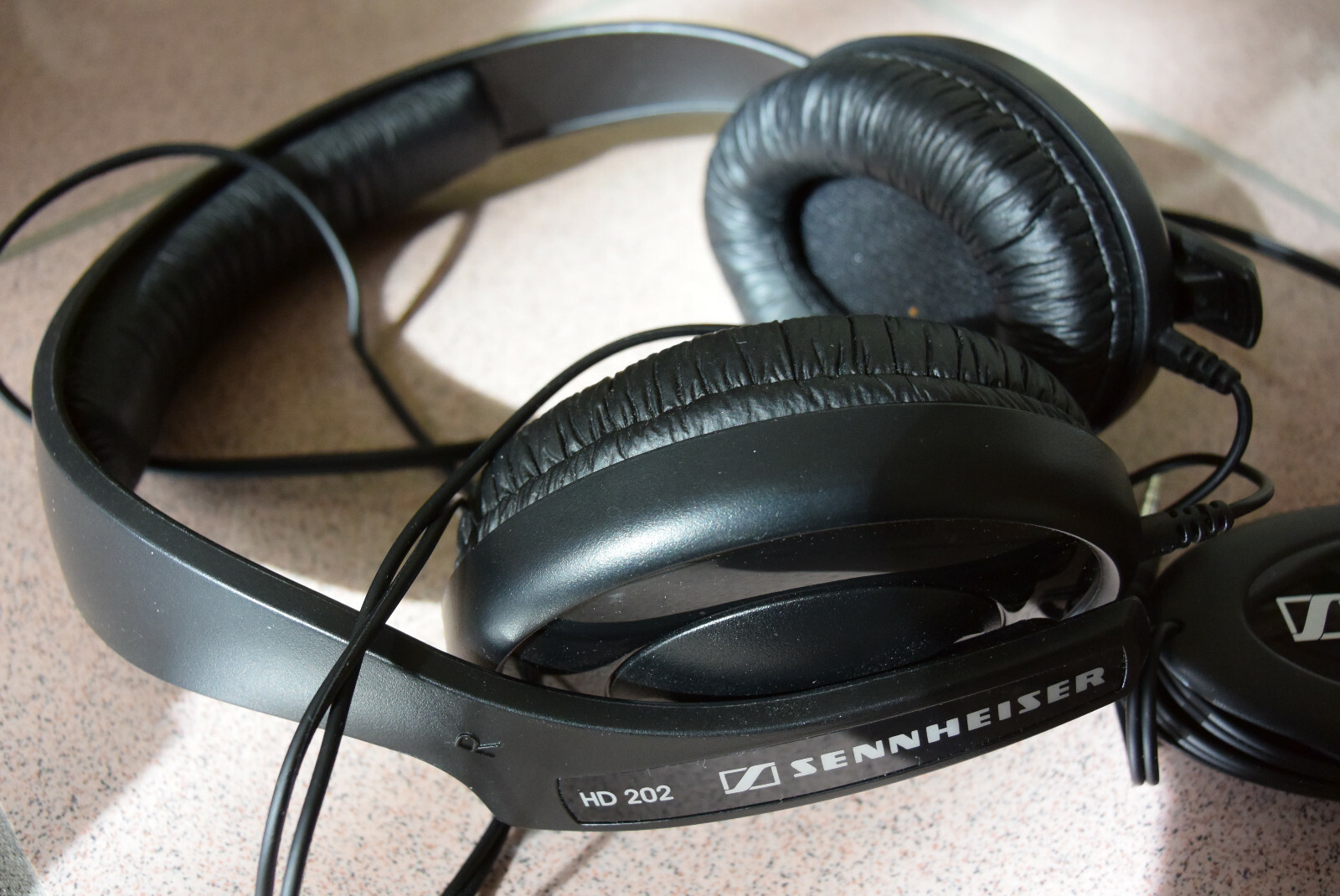 Sennheiser HD 202 Over-Ear Headphones