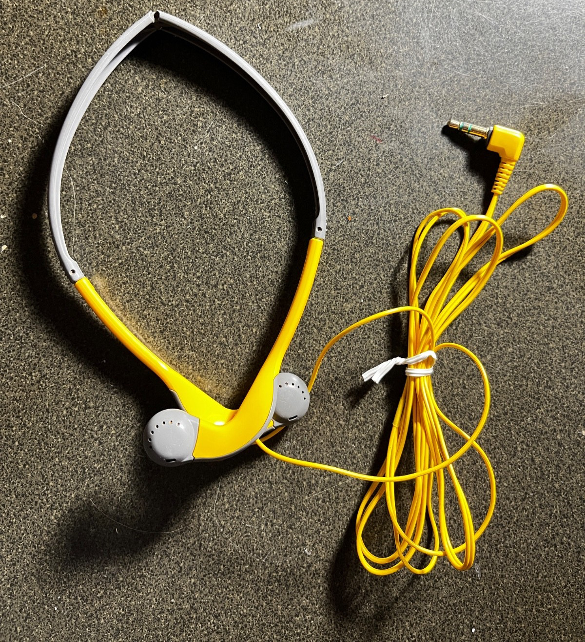 Sony Sports MDR-A30G Gray Yellow Wired In-Ear Headphones – 1 speaker no sound