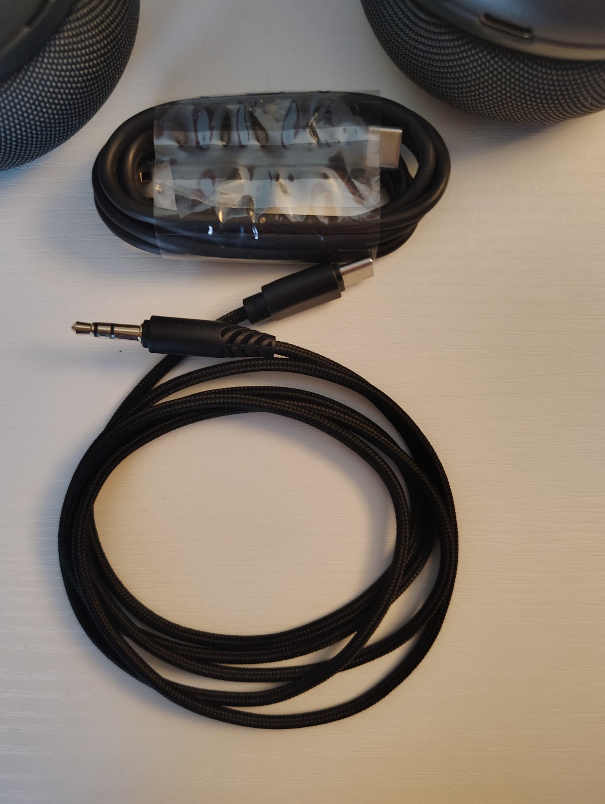 Picun F8 Pro Wireless Bluetooth Noise Cancelling Headphones In Great Condition