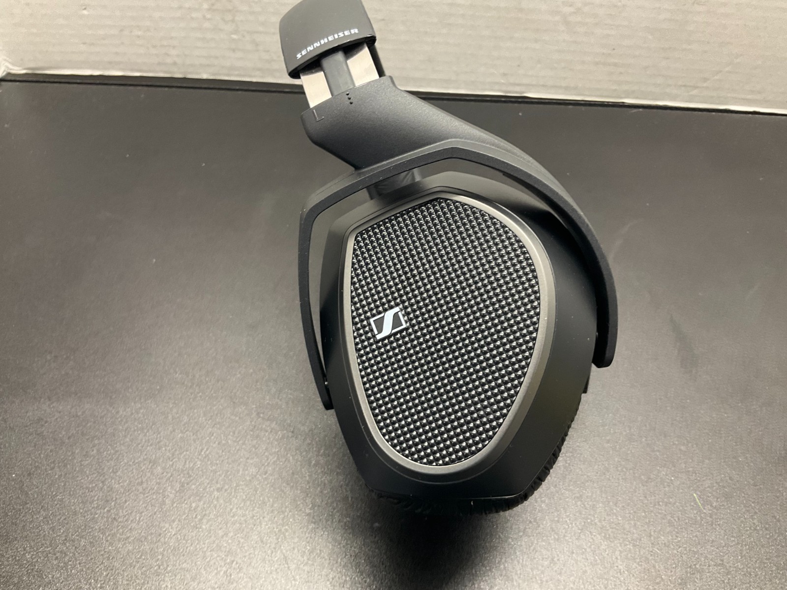 Sennheiser RS 175 HDR TR Wireless Over the Ear Headphones
