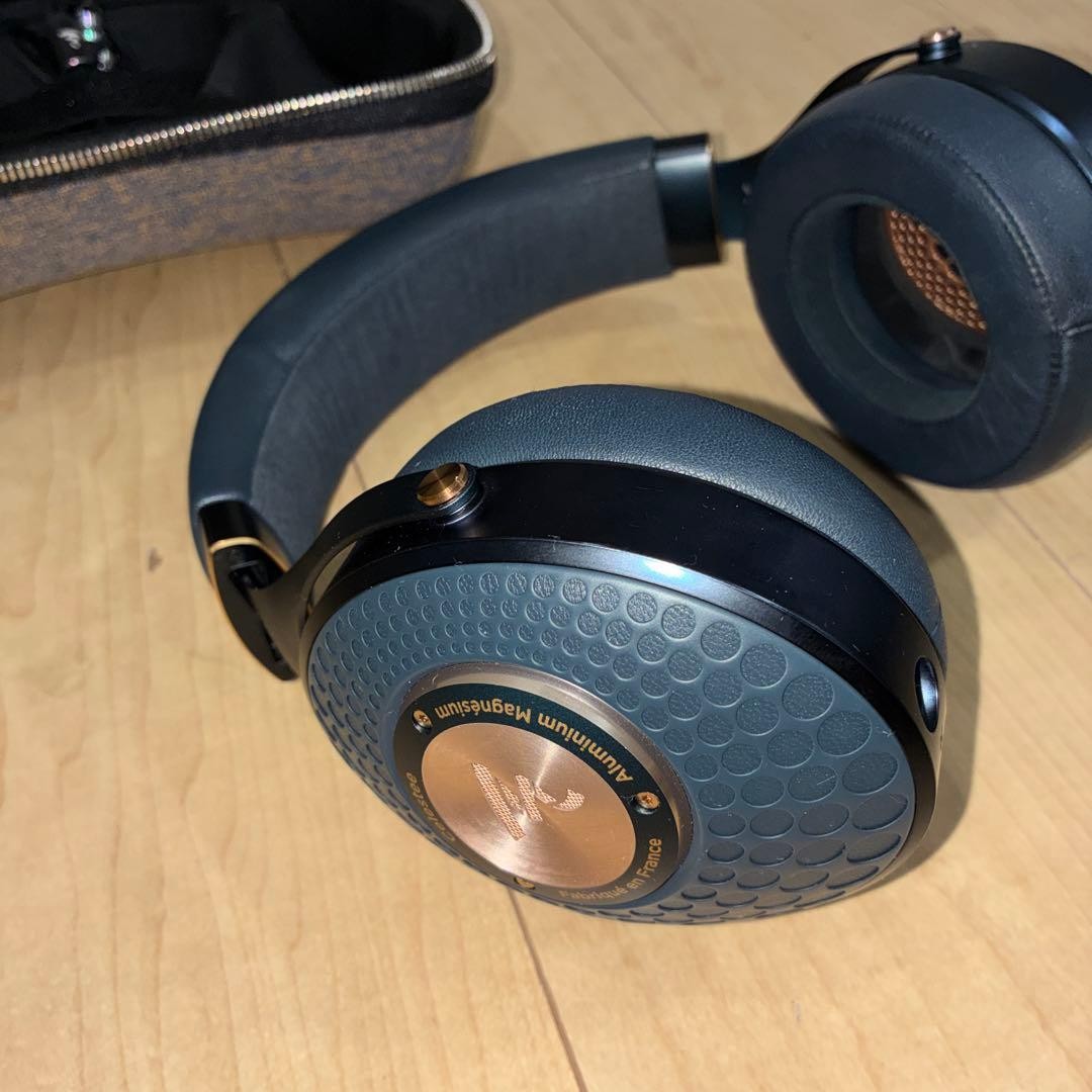 Focal Celestee Closed Back Hi-Fi Over-Ear Headphones 40mm 35 Ohm France