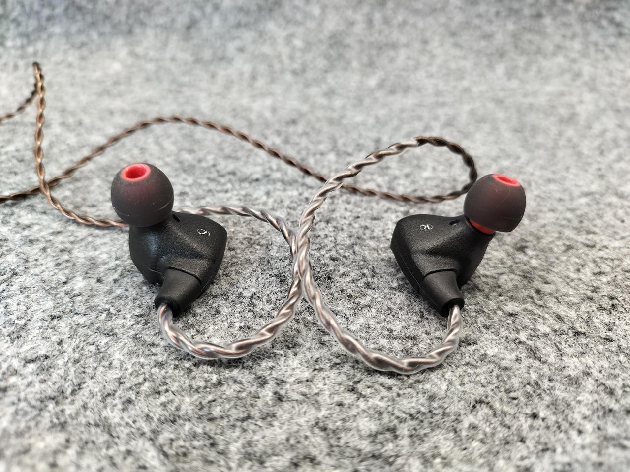 DUNU TITAN S Earphones