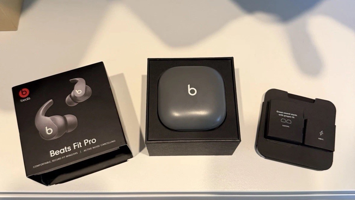 Beats by Dr. Dre Beats Fit Pro Wireless in Ear Headphones Sage Gray (Used)