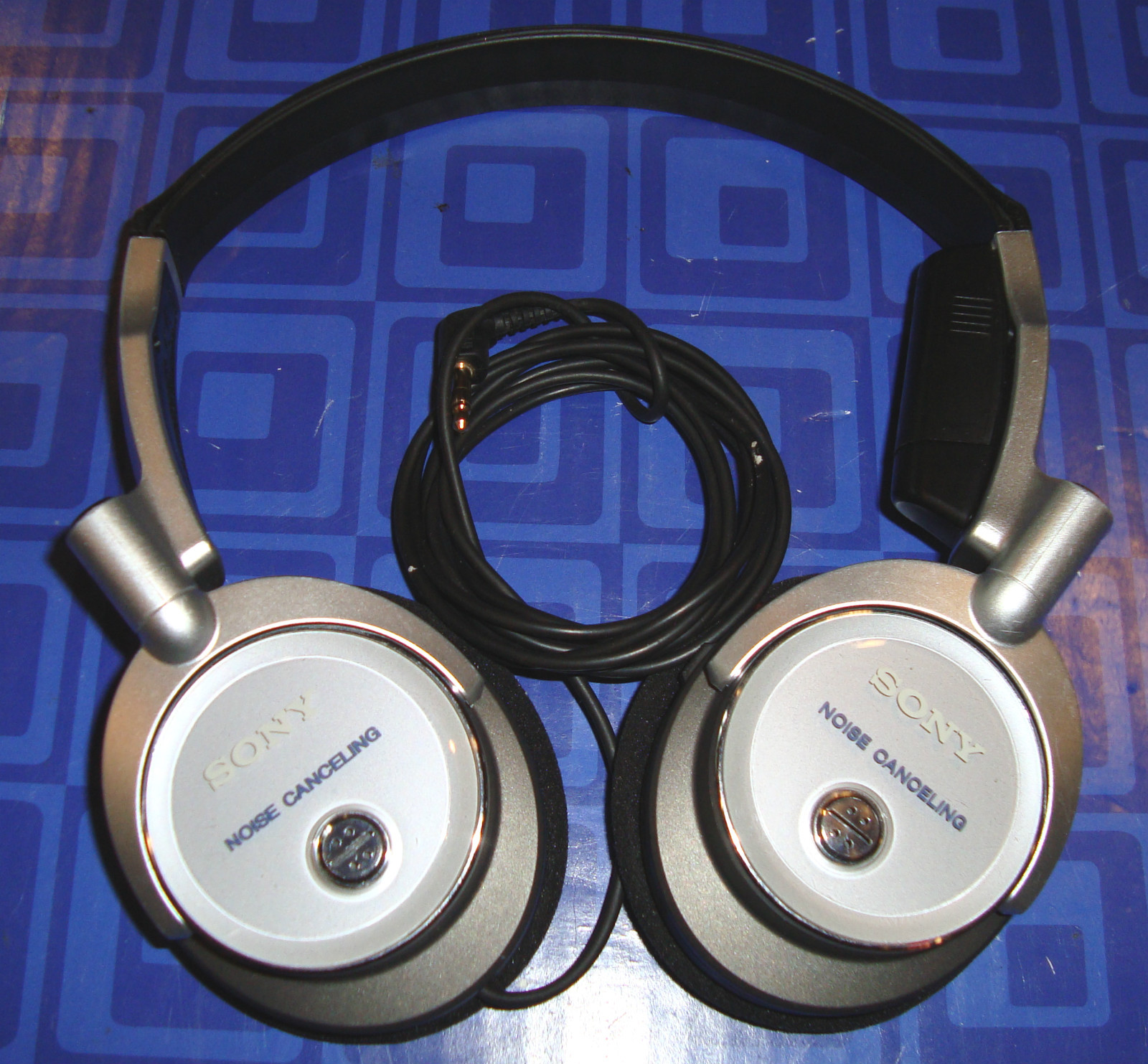 SONY MDR-NC6 NOISE CANCELING HEADPHONES Walkman, MP3, Ipod Tested Works Great