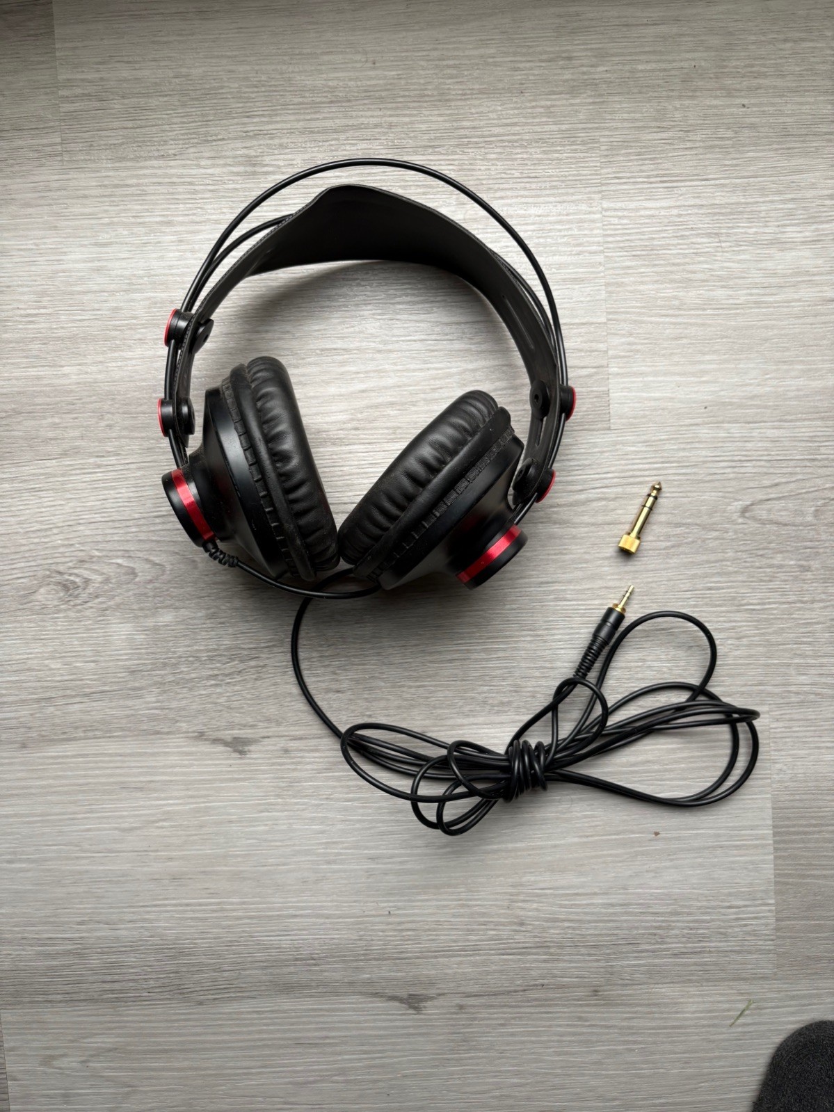 Focusrite Scarlett Studio Headphones HP60 MkII Black Red Wired Over The Ear