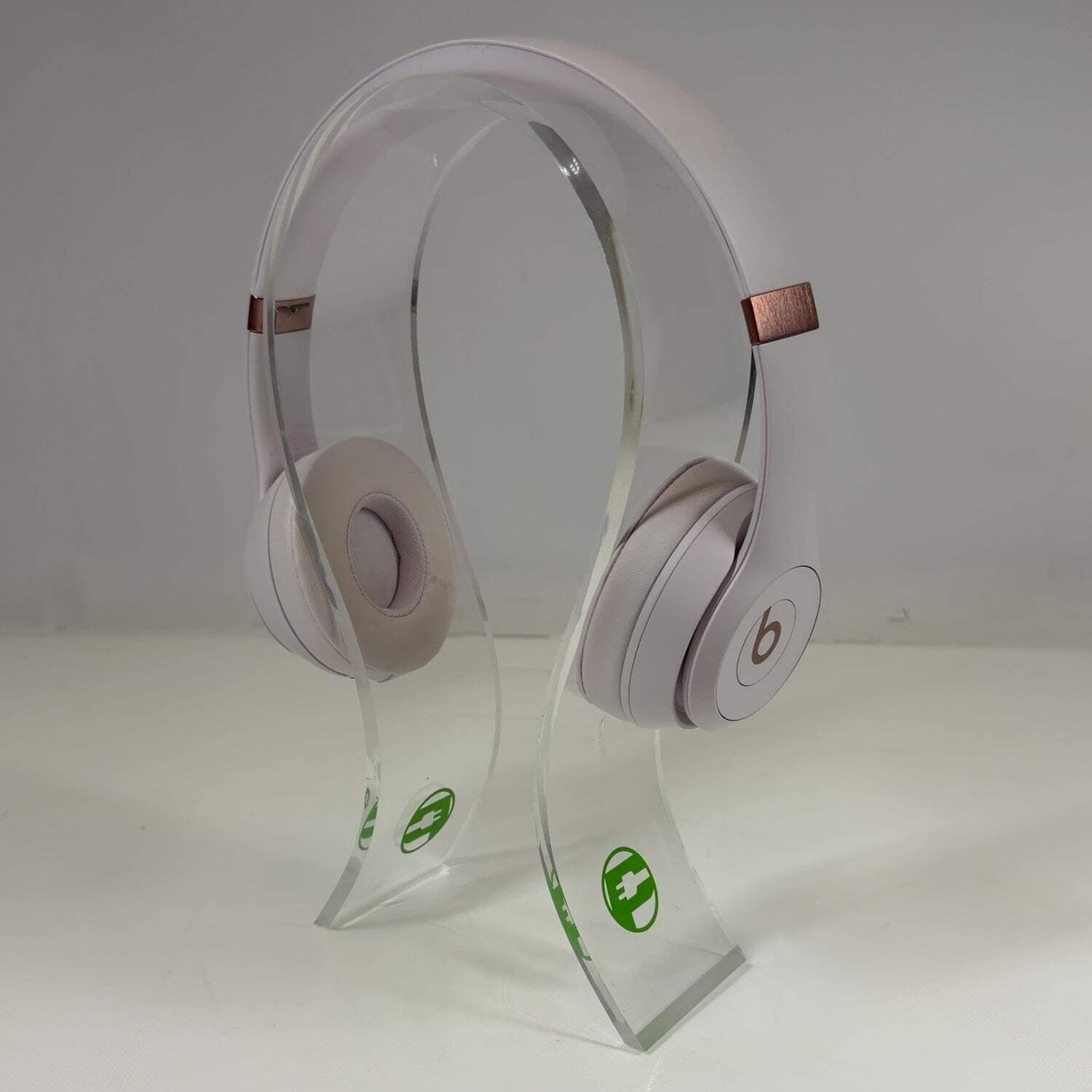 Beats Solo4 Wireless Over-Ear Bluetooth Headphones Cloud Pink A3140
