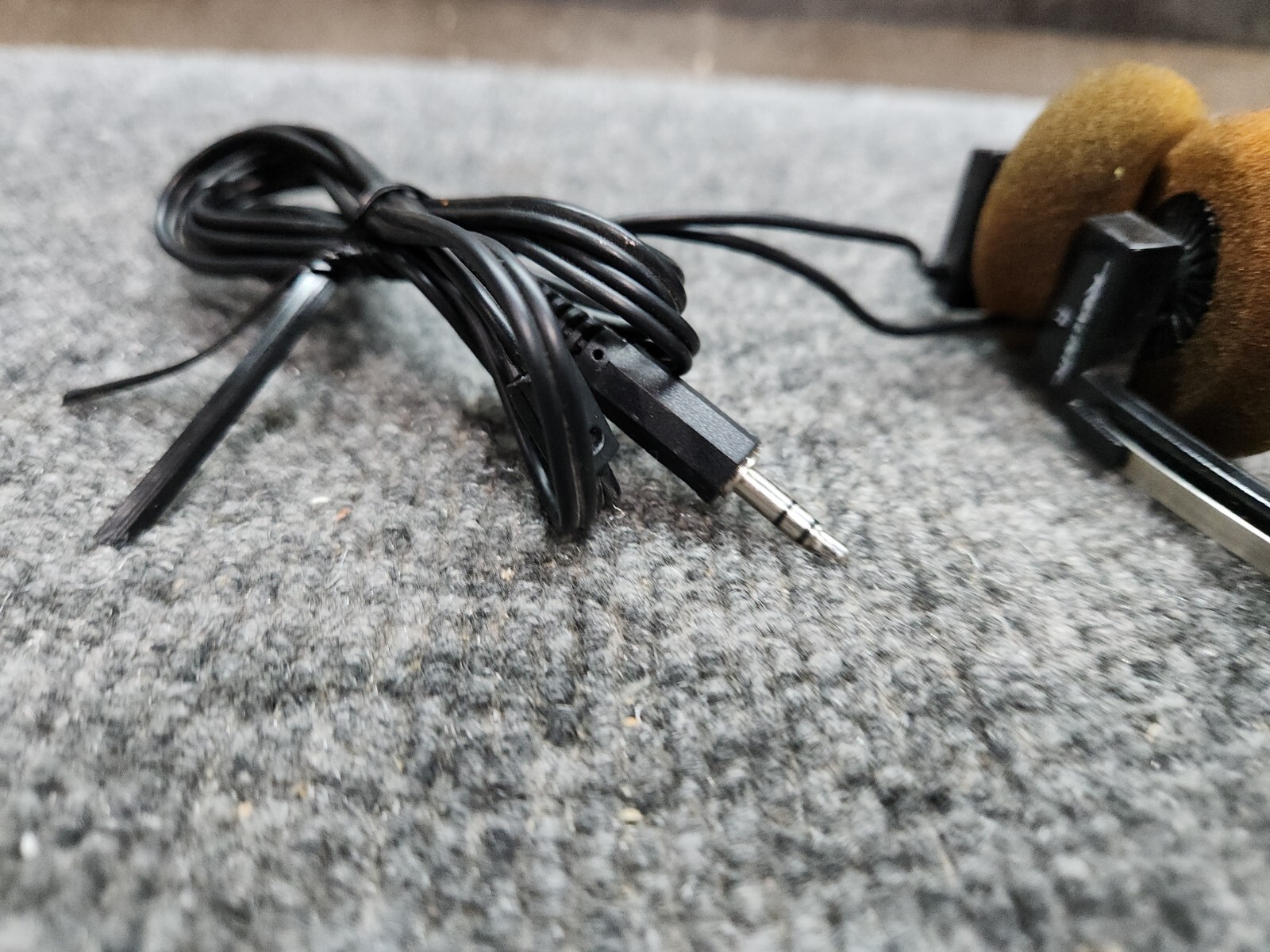Vintage 1988 Realistic Nova 34 Over Headphones 33-1000A 80s Black & Orange Retro