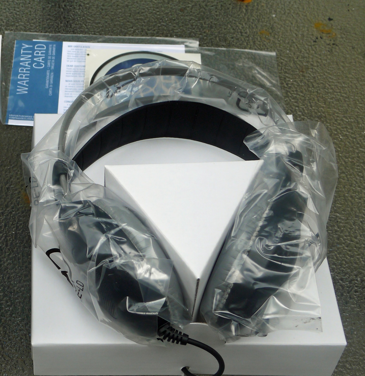 AKG M 80 Mk II Stereo Headphones Semi-open 3.5mm 16Hz-20kHz Response 7.7 OZ New