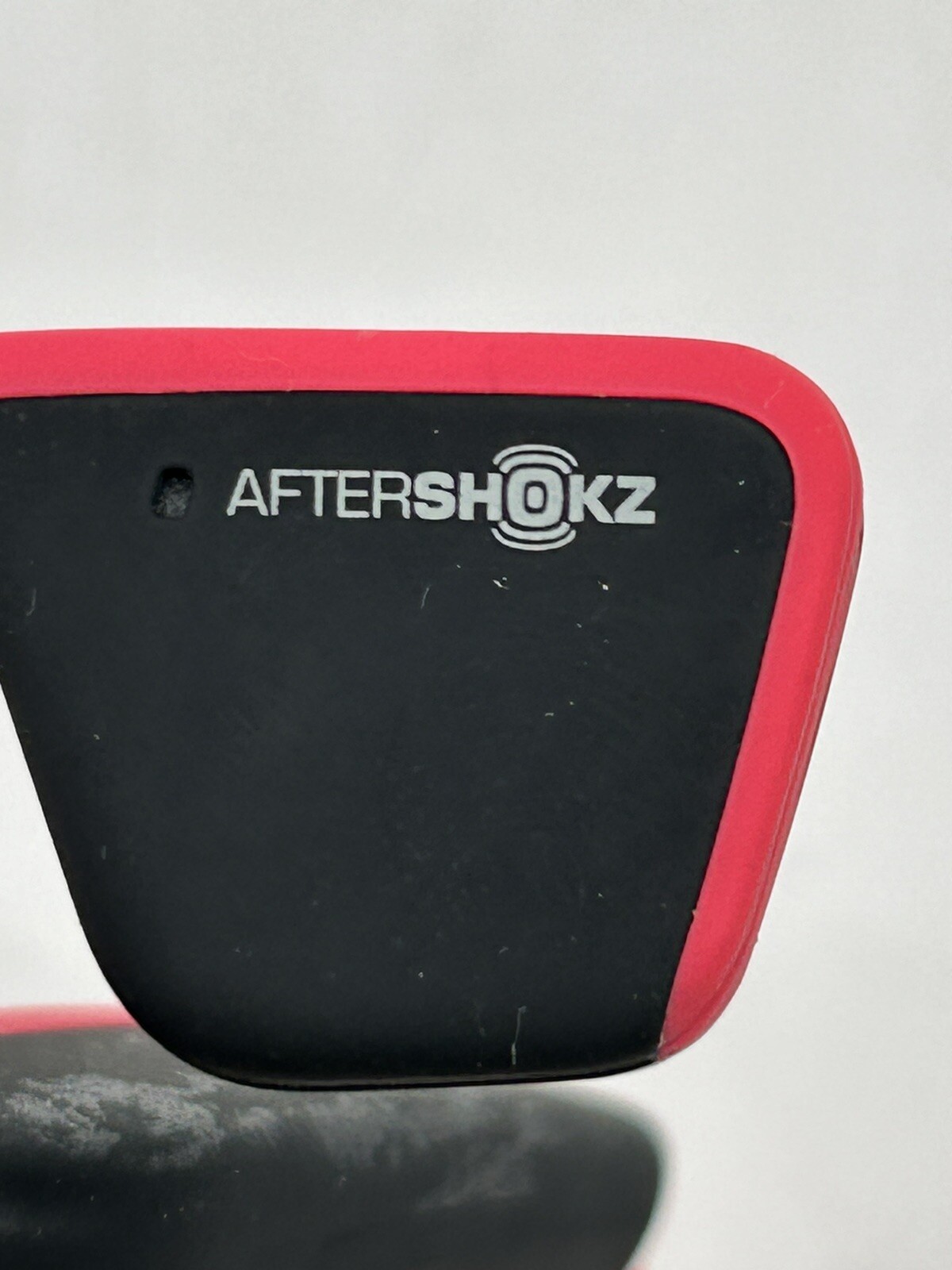 AfterShokz Trekz AS600 Open Ear Bluetooth Headphones – Black & Pink