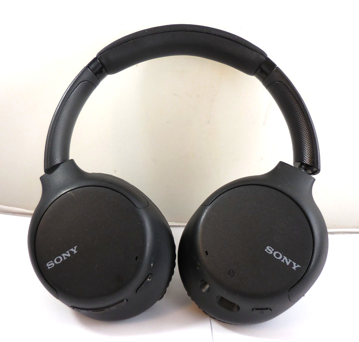 Sony WH-CH710N Wireless Over-Ear Noise Canceling Headphones- BROKEN HINGE