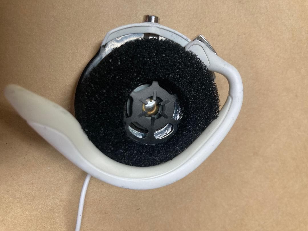 Sony MDR-Q68 Clip-On Retractable Headphones White Japan