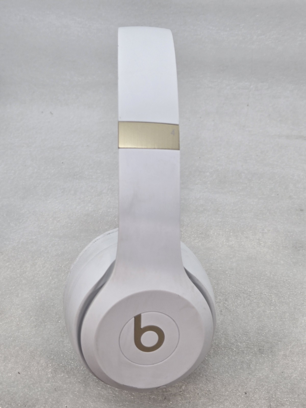 Beats Solo 4 On-Ear Wireless Bluetooth Headphones White FAST FREE SHIPPING b