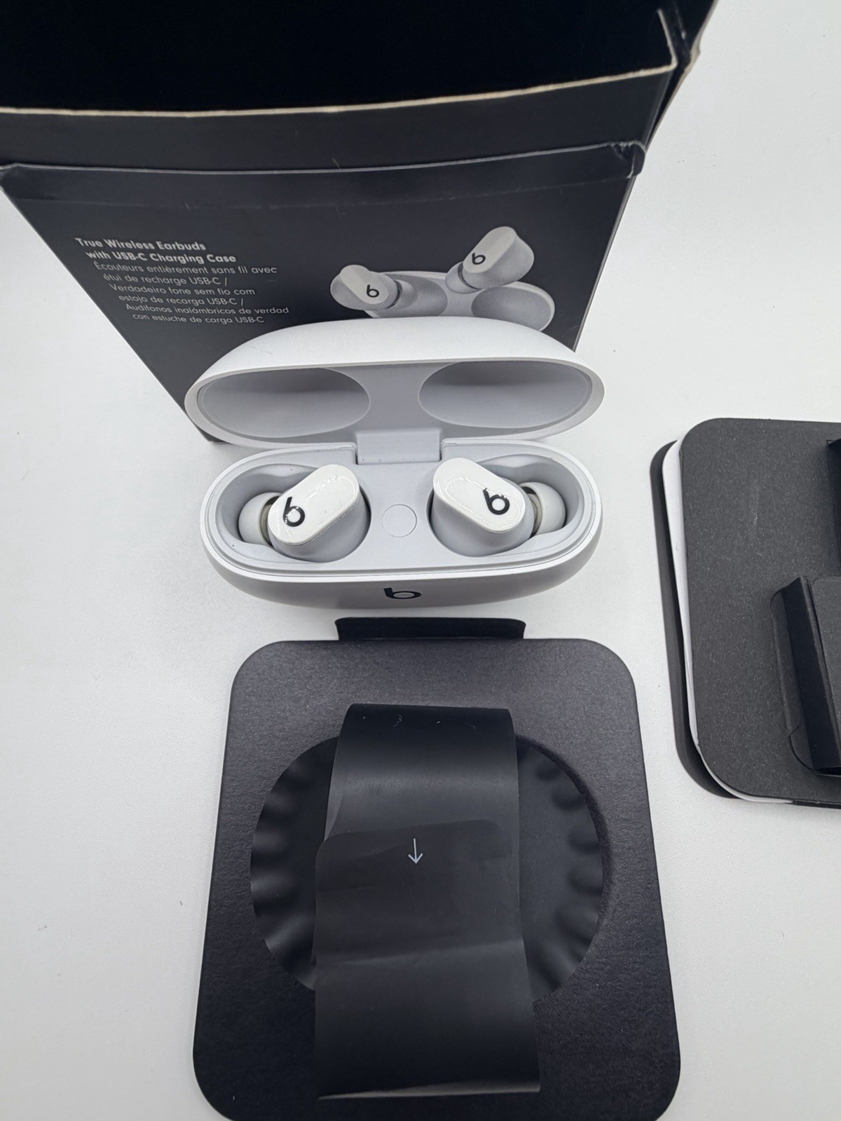 Beats Studio Buds – White