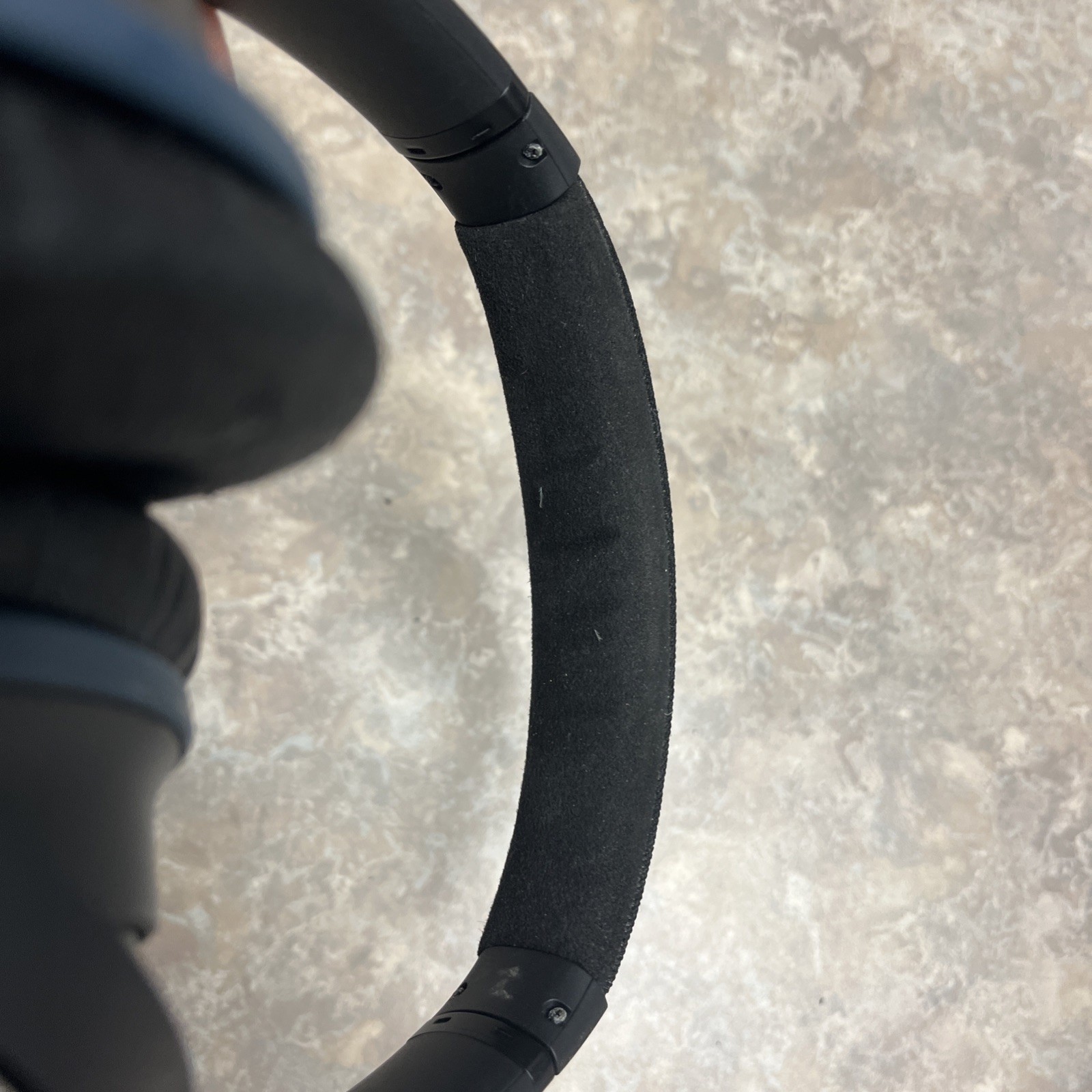 Bose QuietComfort QC25 Noise Cancelling Headphones (Wired – No Bluetooth)