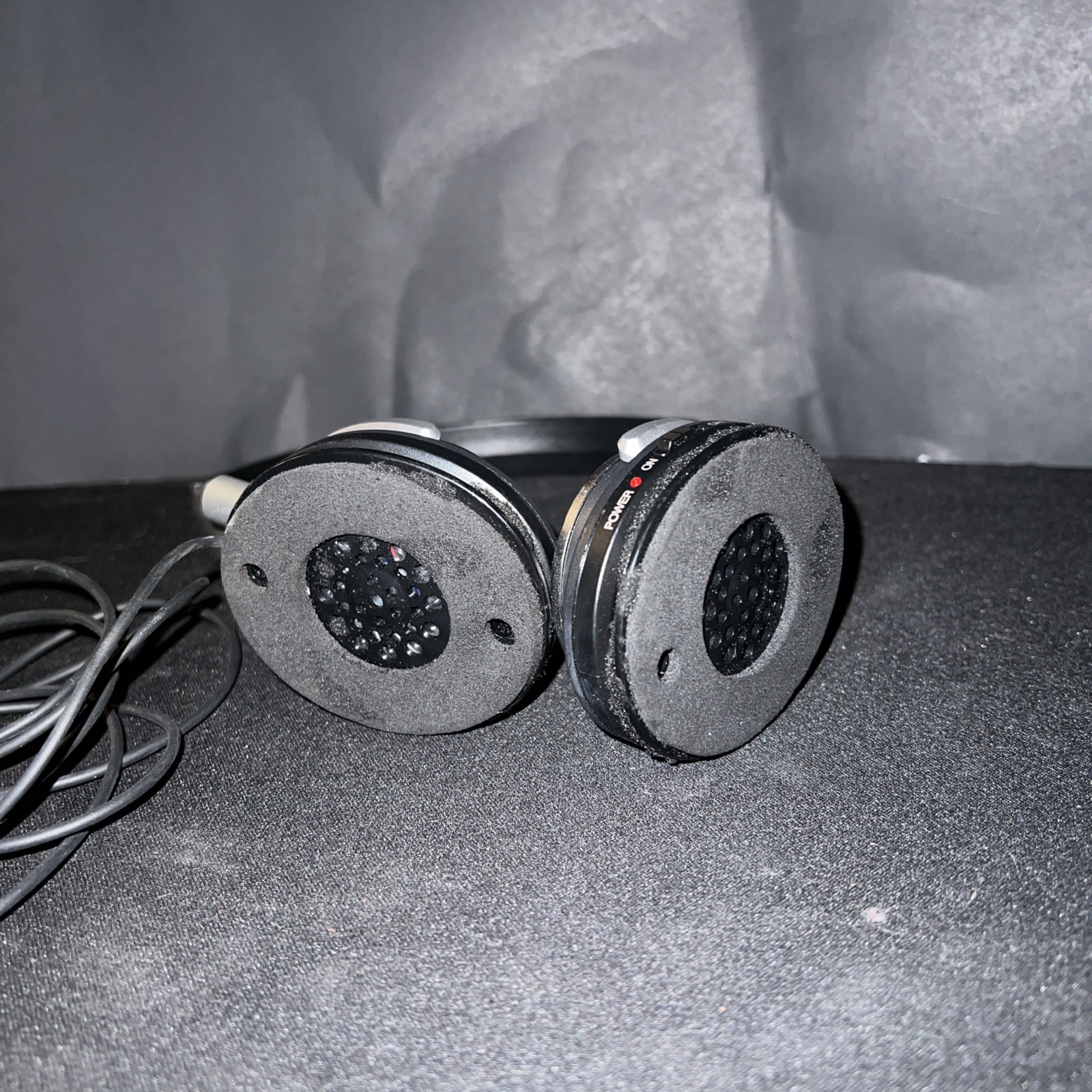 Sony MDR-NC6 Noise Cancelling Headphones FOR PARTS ONLY needs ear cushion