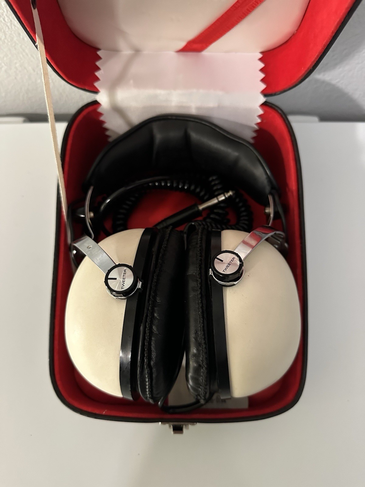 Pioneer SE-50 Stereo Over-Ear Headphones Adjustable Headband 1/4″ Plug Case