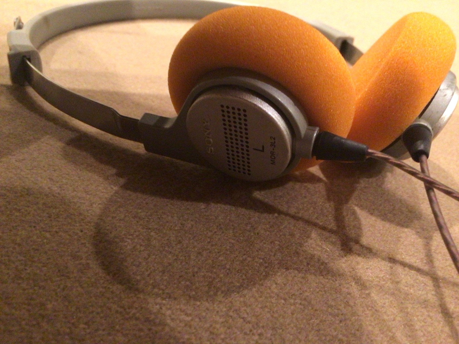 Iconic 1979 Sony MDR-3L2 Headphones: Sound Great with New Ear Pads and Cord