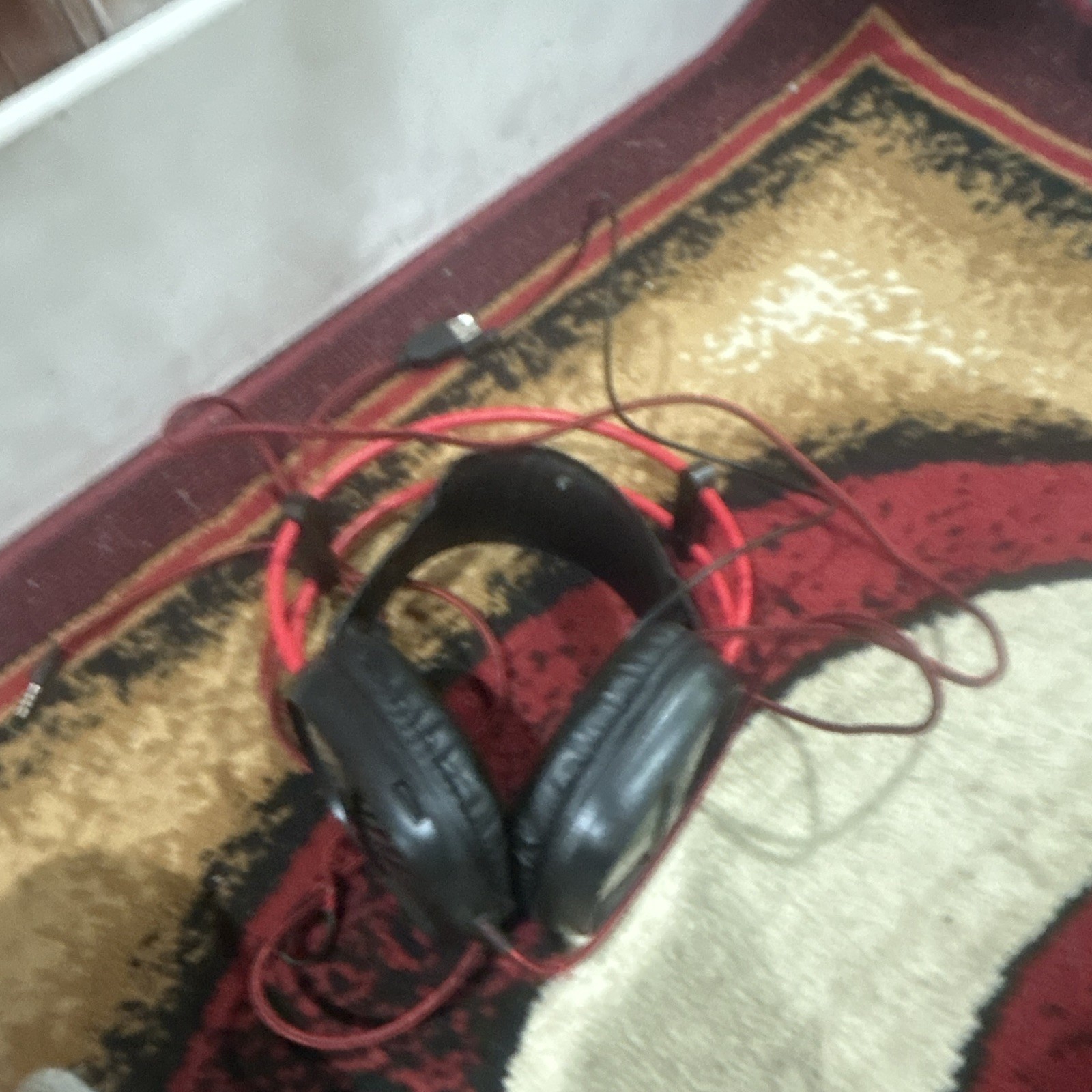 Black/Red Wired Over-Ear Headphones 3.5mm Stereo Adjustable 6ft 40mm DJ