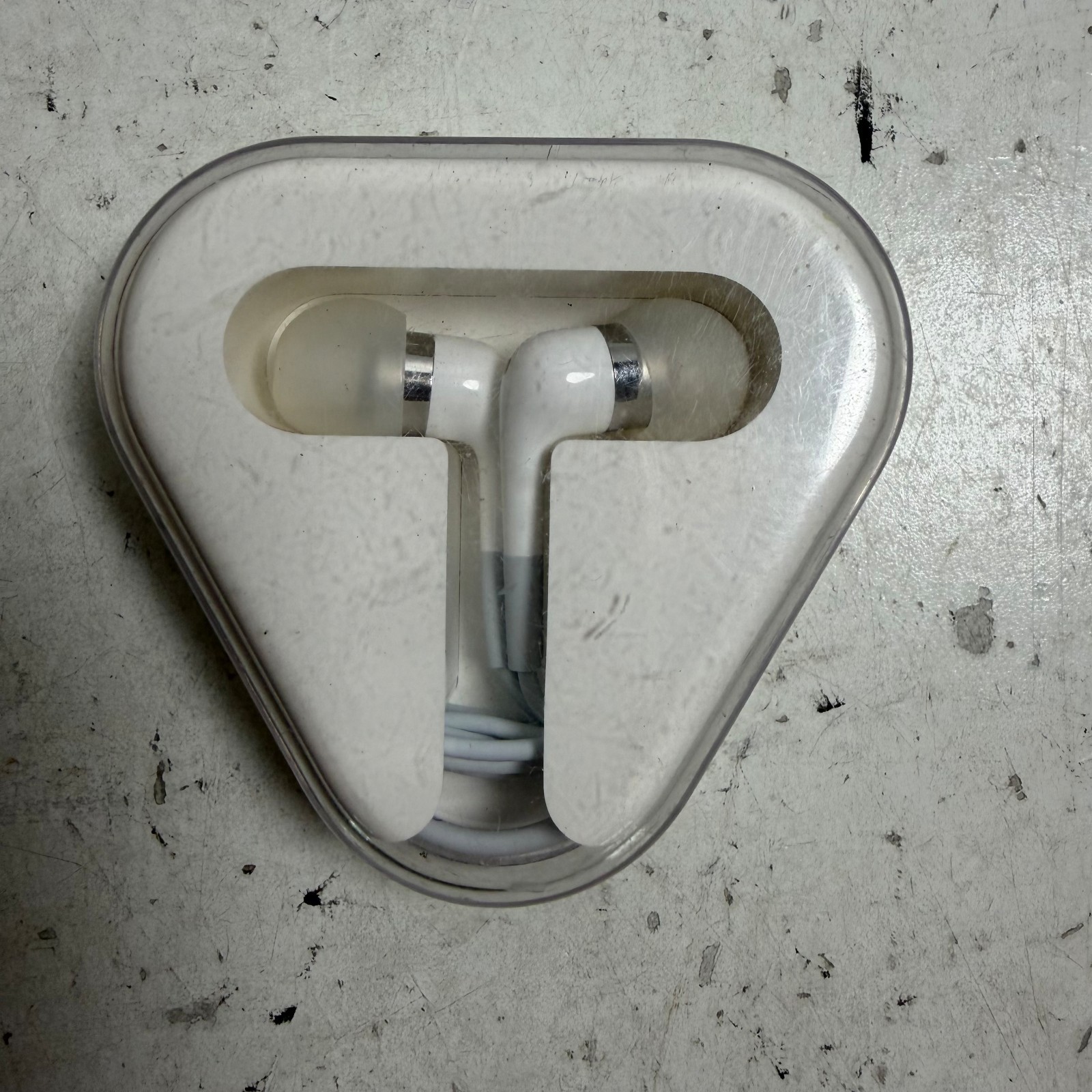 Apple Binaural In-Ear Headset Earbud Headphones (MA850G/B)
