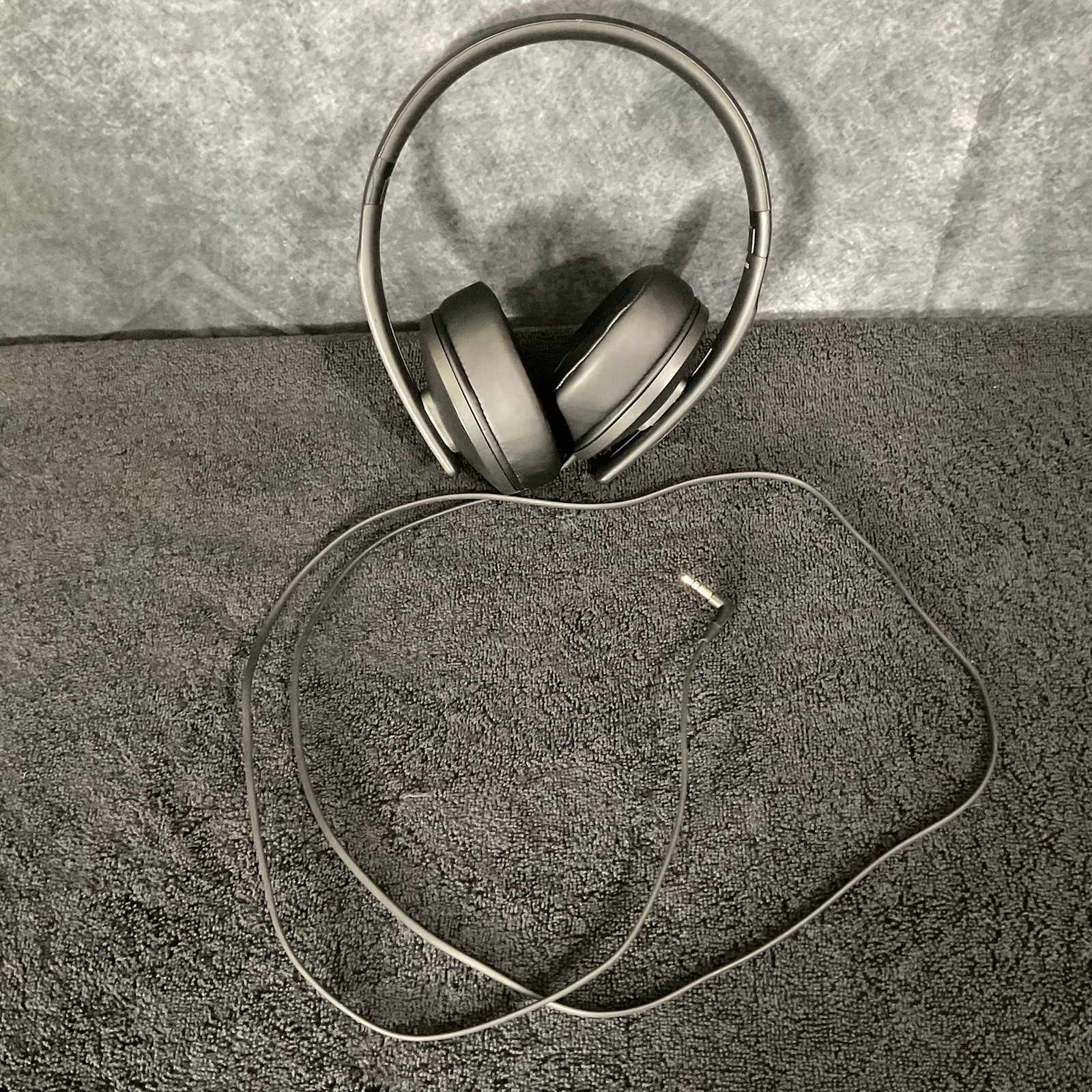 Sennheiser HD 300 Closed Back, FOLDABLE Around Ear Headphone – NEW W/O BOX