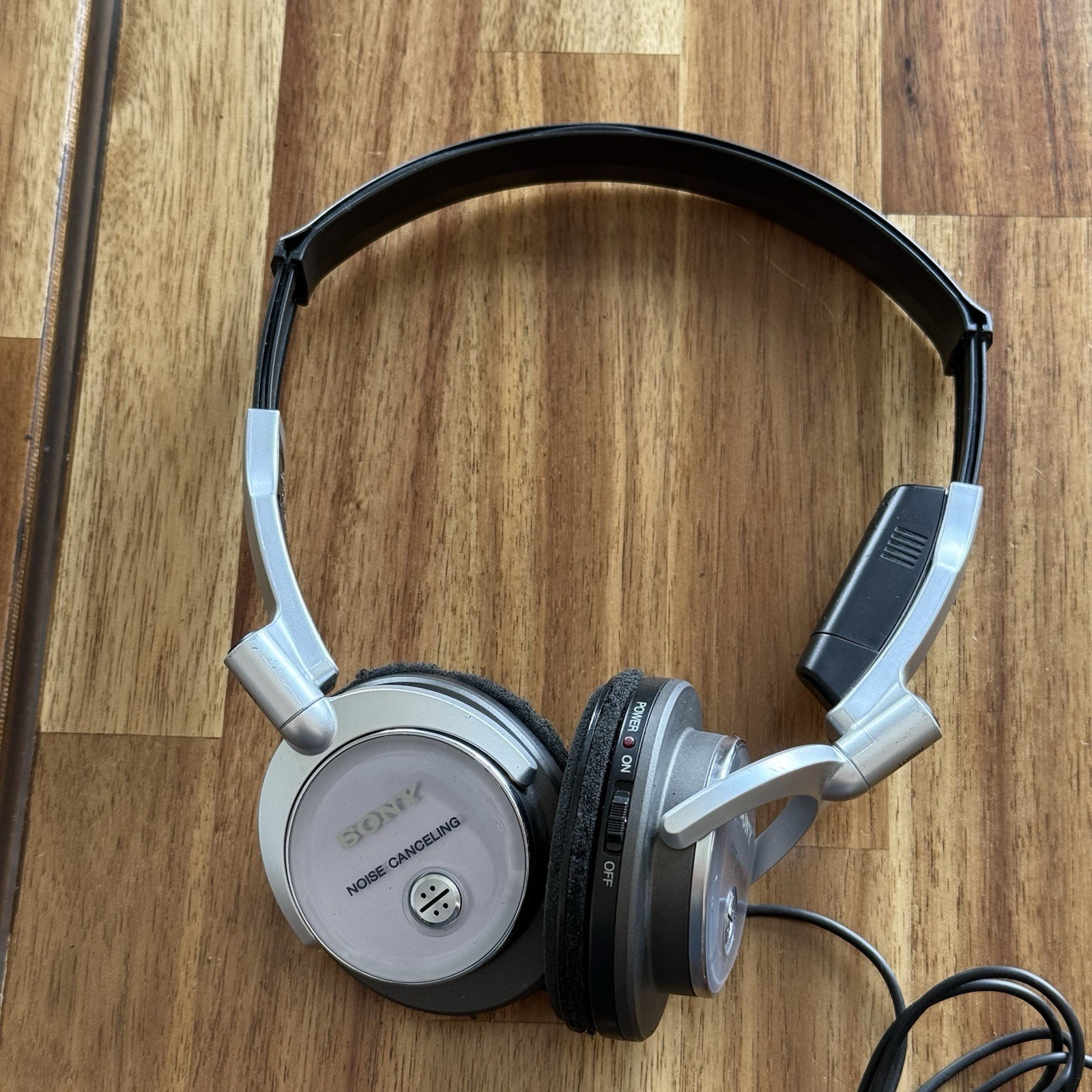 VTG Sony MDR-NC6 Noise Canceling Headphones Wired Noise Canceling Silver READ