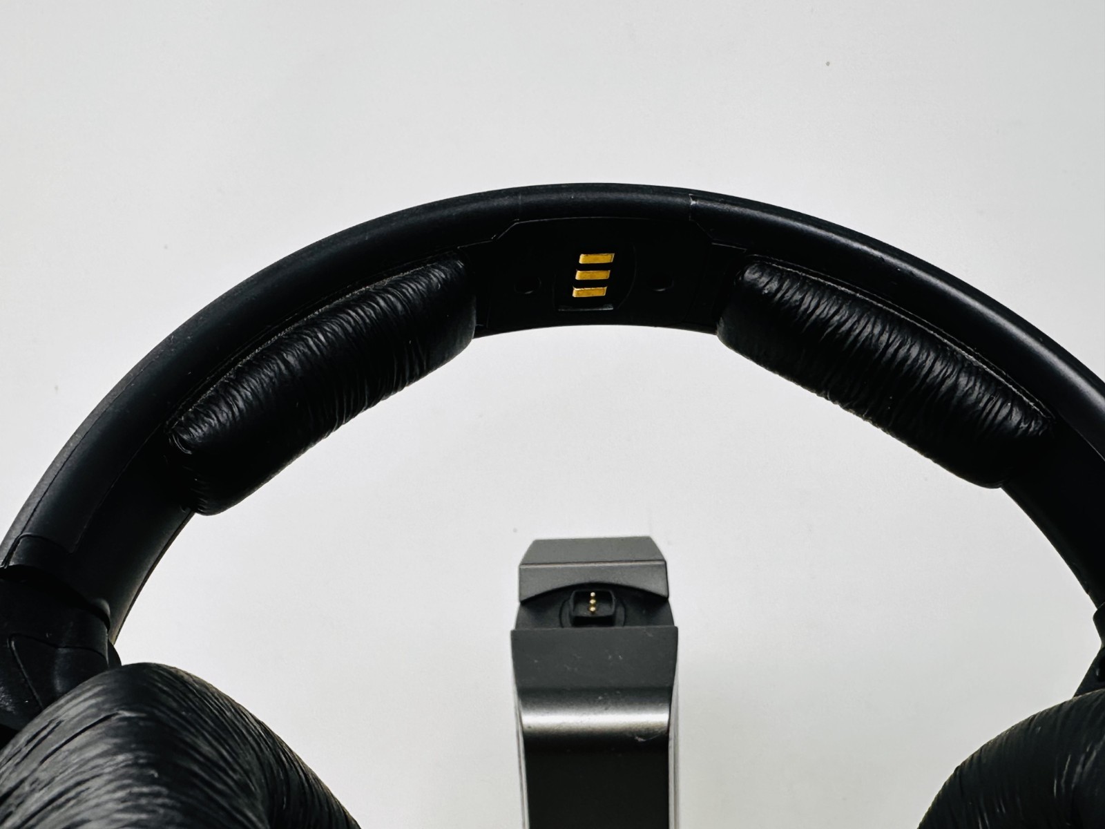 Wireless Sennheiser HDR 175 Headphones w/ TR 175 Charging Stand & Charger