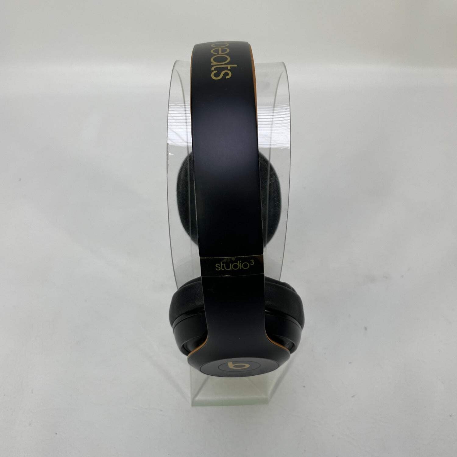Beats Studio3 Wireless Headphones Black & Gold