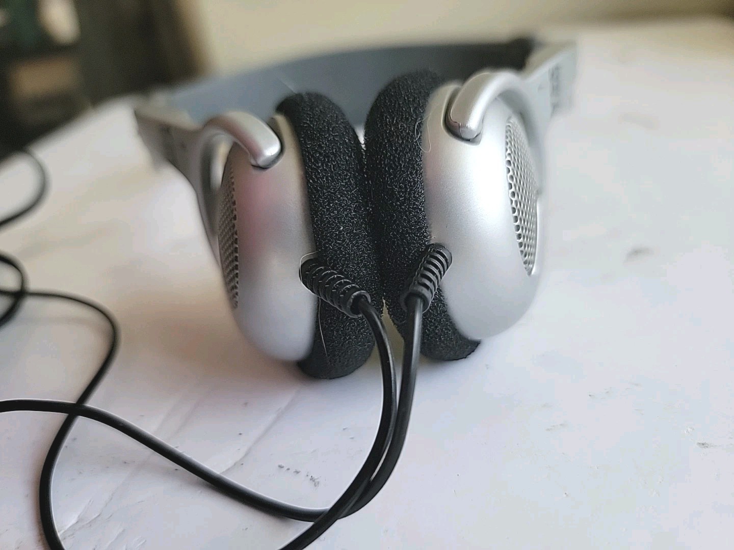 Radio Shack Pro 35A Titanium Stereo Headphones Black Gray Silver Tested EUC