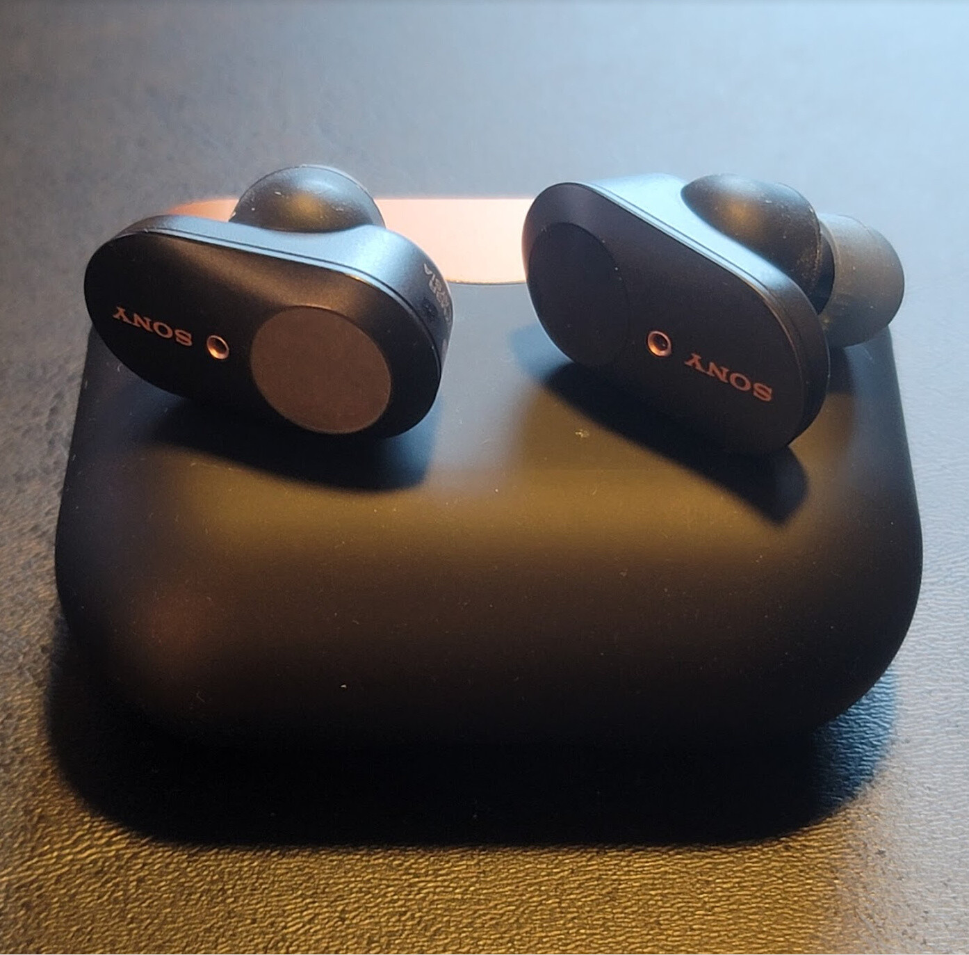 Sony WF1000XM3 Wireless Earbuds, Chargers etc. Bulk Purchase Fast Shipping! WOW