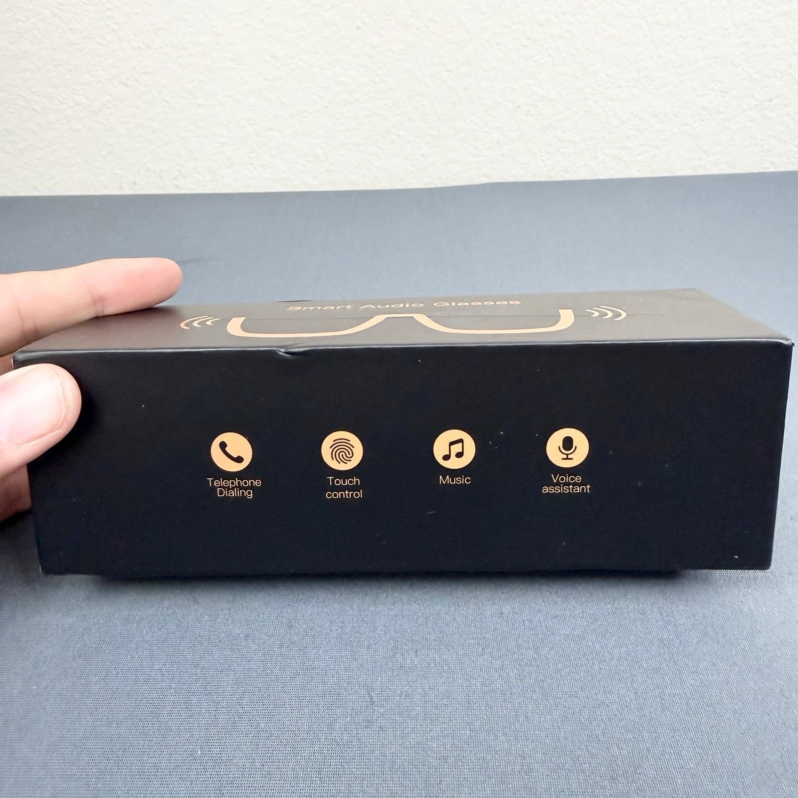 Smart Audio Glasses – Music, Calls & Voice Assistant (New in Box)